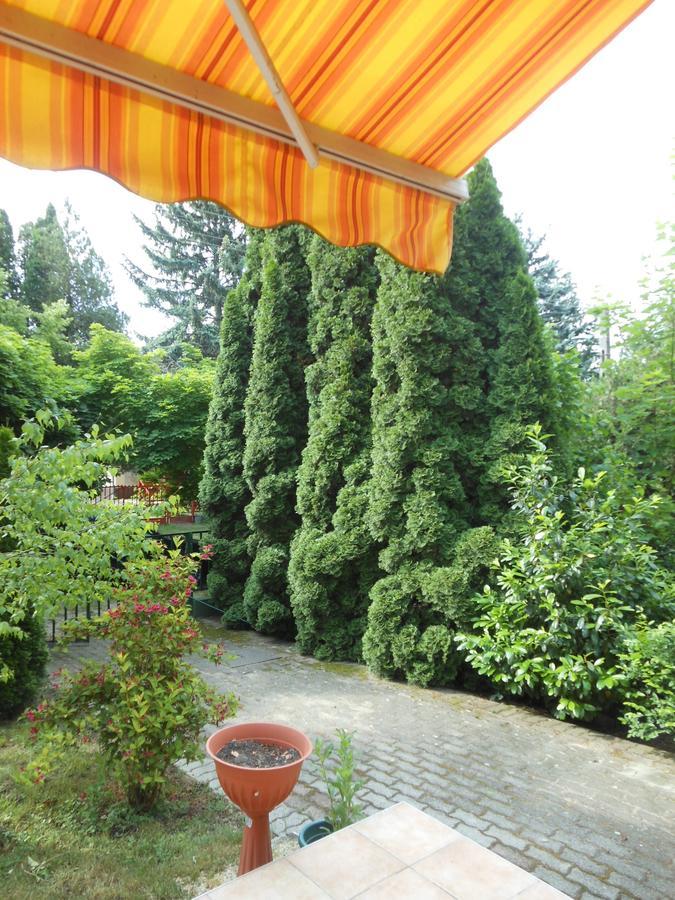 Cozy Family Cottage At The Lake Siófok Exterior foto